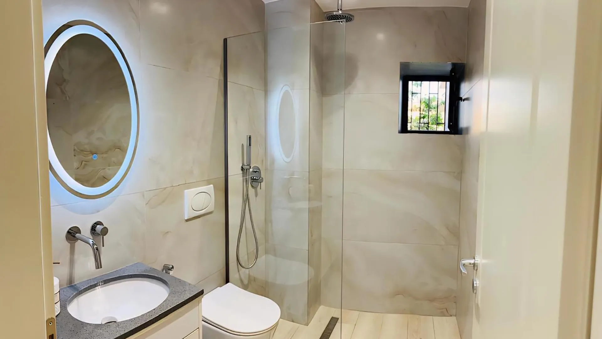 Lägenhet Saranda Family Stay Albanien